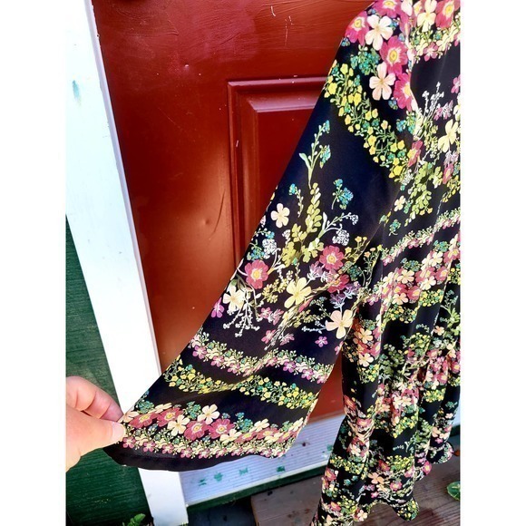 Host pick BB Dakota New Floral Drawstring Pockets  Bell Sleeves Shorts Jumper‎ - Picture 7 of 11